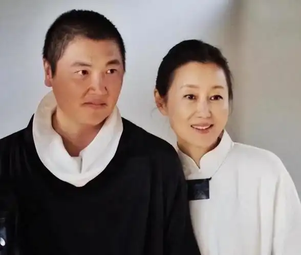 15年后,再看孙楠妻子潘蔚的现状,才知道买红妹的精明