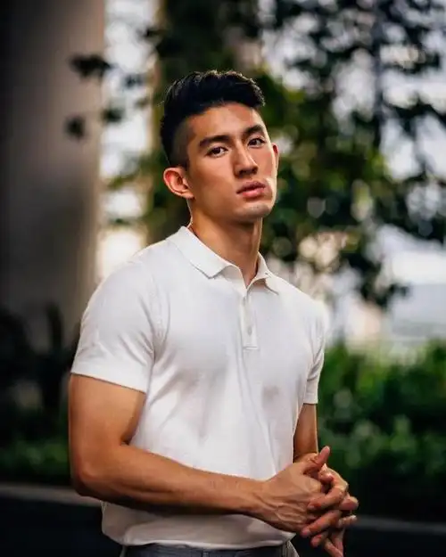 来自新加坡的成熟型男,看完你就明白什么是理想型男友