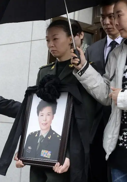 图文陈招娣遗体告别仪式举行女儿郭晨