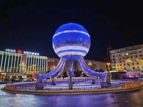 鹤岗市在严防新冠病毒的基础上,不忘百姓福祉,在总工会,六区,城市