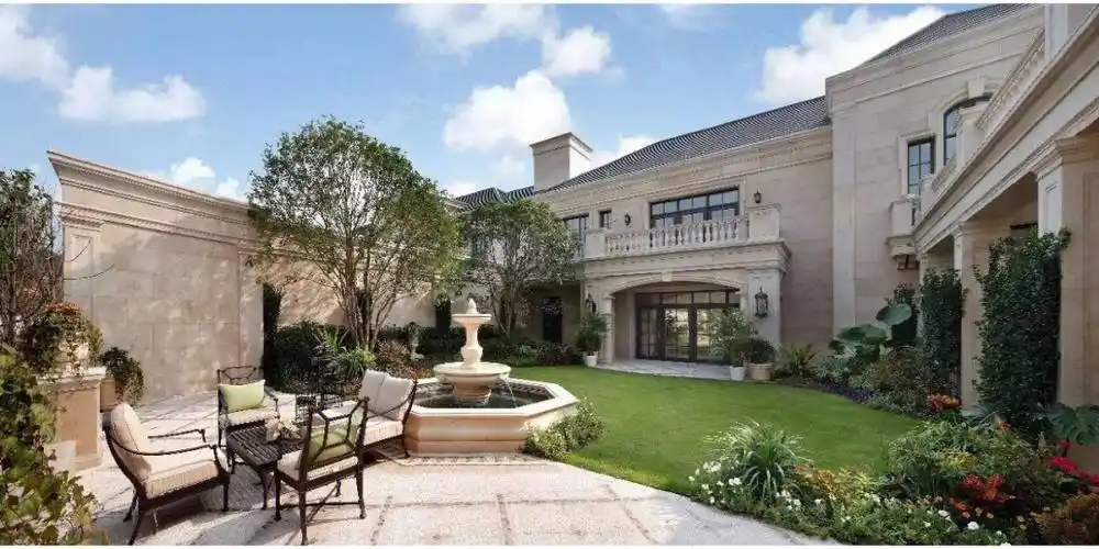 绿城法式合院大别墅