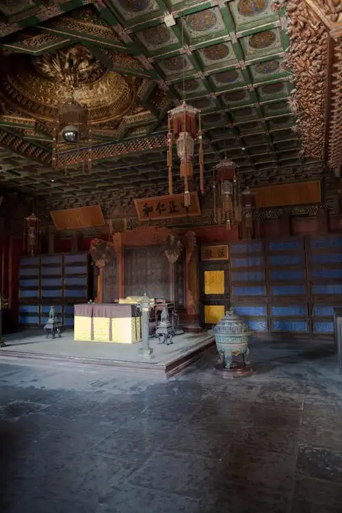 养心殿内养心殿,中国近代史不能回避的地方养心殿照壁乾清宫内景,挤了