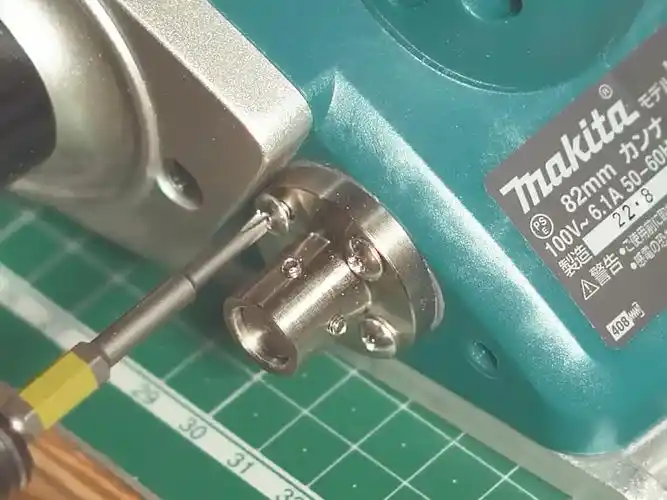 这下手电刨就不怕不准了