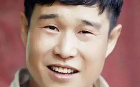 八字眉的男人面相怎么样             眉毛