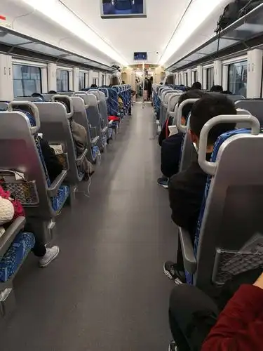 这可能就是城际高铁座位自由的情况了吧.