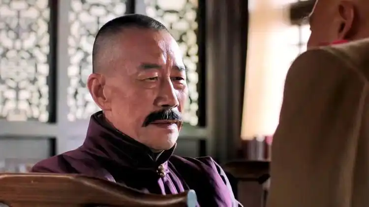 少帅:汤玉麟不服张作相当师长,跟他比伤疤,六子乐得合不拢嘴!