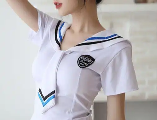 少妇穿上干净清纯的小短裙让人眼前一亮甜美又妩媚