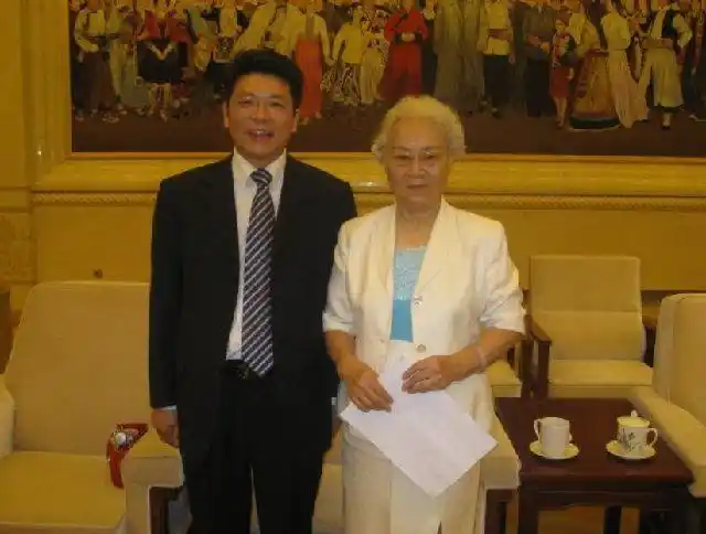 刘爱琴幼年被卖做童养媳中年家破人亡晚年不愿后人从政