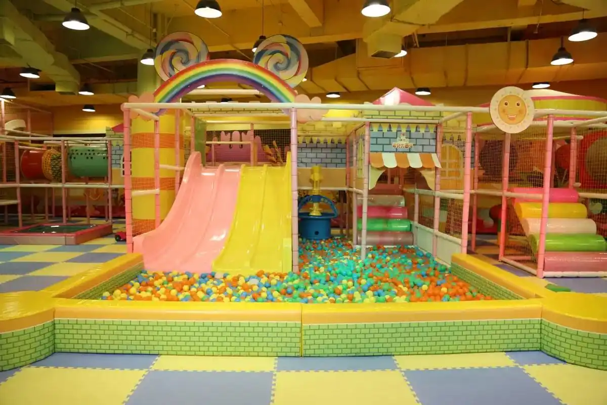 大连儿童乐园网绳攀爬游乐设备厂家.