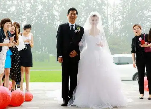 唐笑大婚 感激公婆待自己如巨星