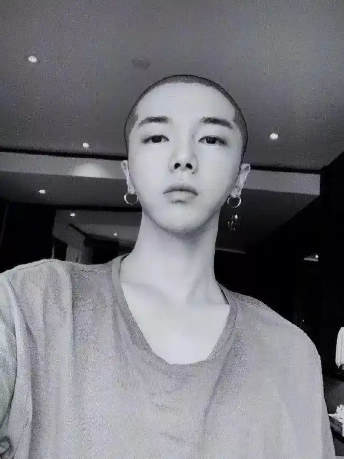 华晨宇"实诚"剃秃…谁是寸头界的一番?