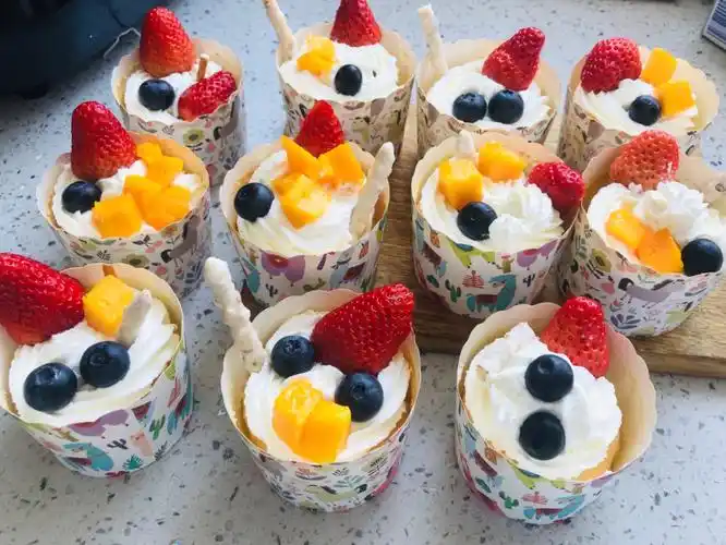 水果奶油纸杯蛋糕07