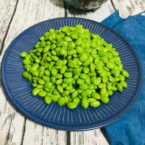 第7步,这个新鲜的毛豆粒非常有营养呢