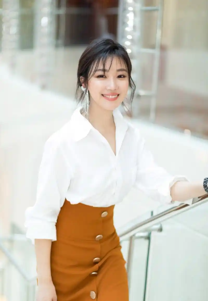 菅纫姿清爽大气写真图片39