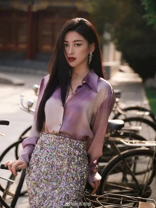 朱珠最新流光大片气质绝佳美女和高级珠宝的适配度拉满了