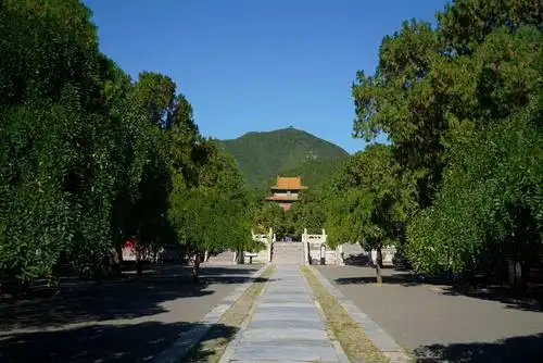 初秋游览十三陵