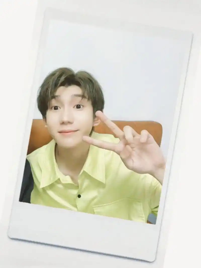 又现剪刀手7099#王源 #可爱 #少年感 #治愈系笑容 #热 - 抖音