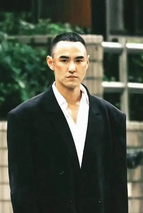 长得显老有多吃亏?这11位男星,年龄不相上下,看脸却像差着辈分