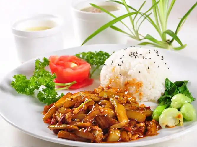 咸鱼茄子饭图片