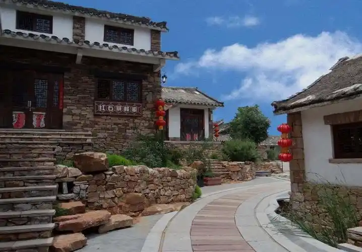 清泉边,@你的ta,一起遇见#竹泉村 玩转#红石寨沂南县竹泉村旅游度假区