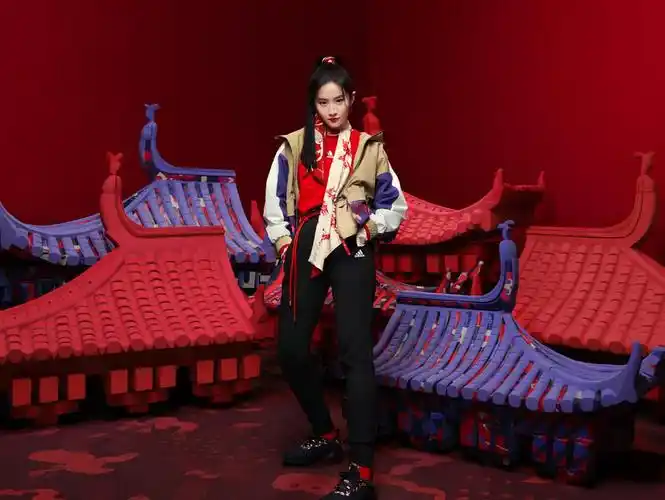 刘亦菲阿迪达斯广告有可爱狗狗出镜新增超甜花絮