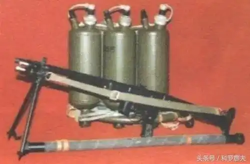 中国喷火器只能喷2次外军可射18次为何我军不改进