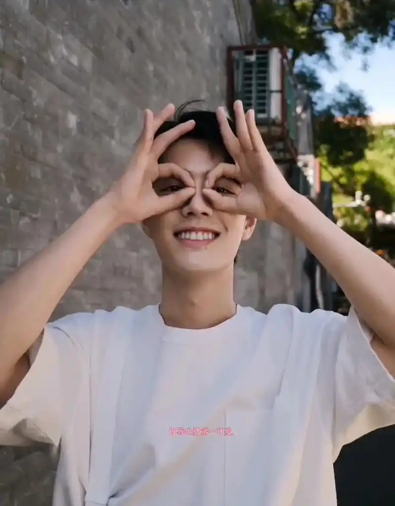 肖战    #肖战的小飞侠     #跟着肖战学拍照  顺 - 抖音