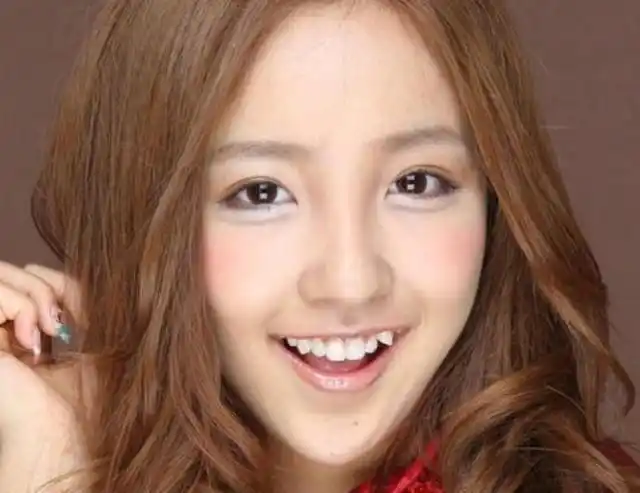 日本女生喜欢留虎牙还要露在嘴唇外边这种审美你接受吗