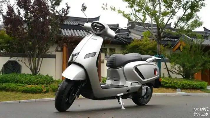 轻骑大韩首款踏板摩托车,奥罗拉150正式上市,售价13980元起