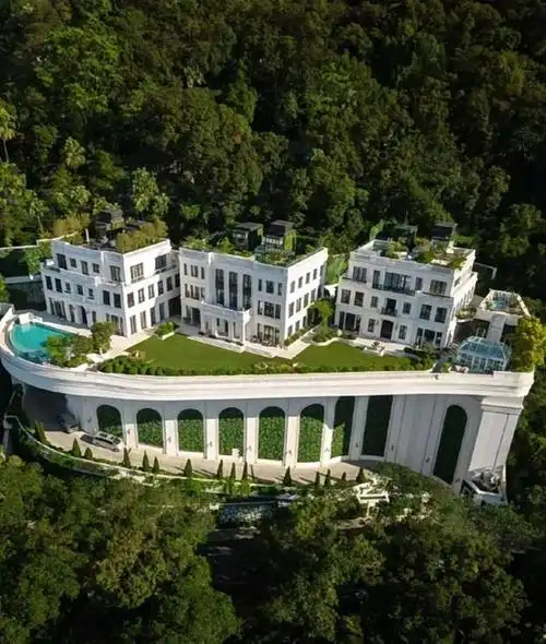 这不仅是一座普通的豪宅,而是由李兆基所打造的李氏皇宫,引领着香港