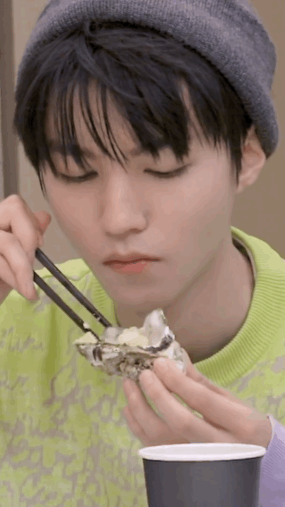 王俊凯恰好是少年