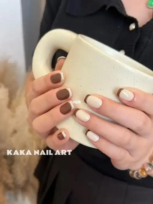 奶咖色撞色ab款法式秋日美甲