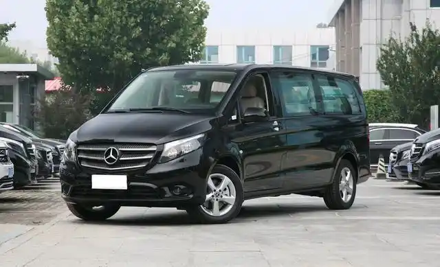 5款在售9座车,进口和国产都有,c1都能开,最低不足6万