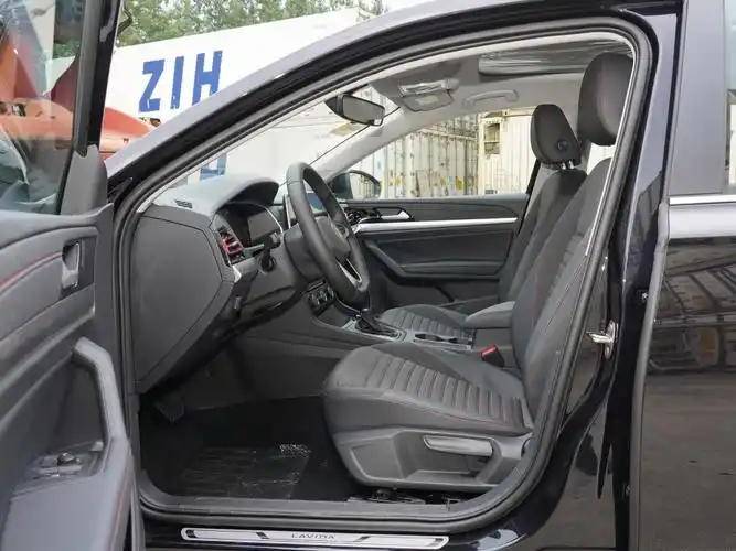 上汽大众 朗逸 2023款 200tsi dsg星空满逸版