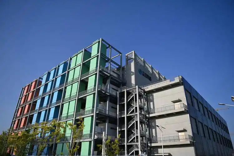 图为江天数据新投用的数据中心大楼外景.