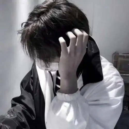 冷酷头像男霸气宠溺我只能对你一个人