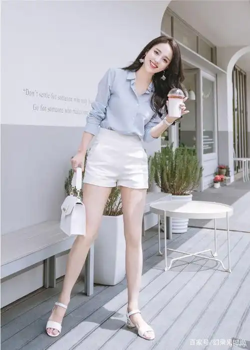 白色高跟鞋的穿搭范例25种,简简单单看图学穿搭
