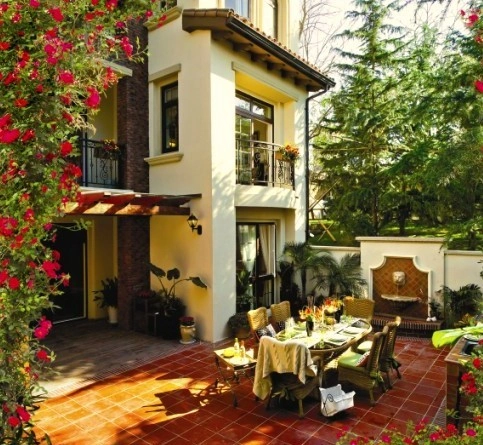 在龙湖·滟澜山的庭院里,装下对别墅的所有情怀