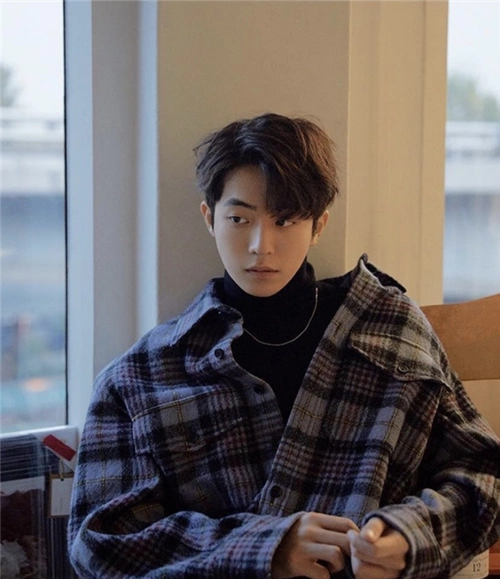 南柱赫的高清帅照来袭,清晰的少年感与日渐成熟的男性魅力.