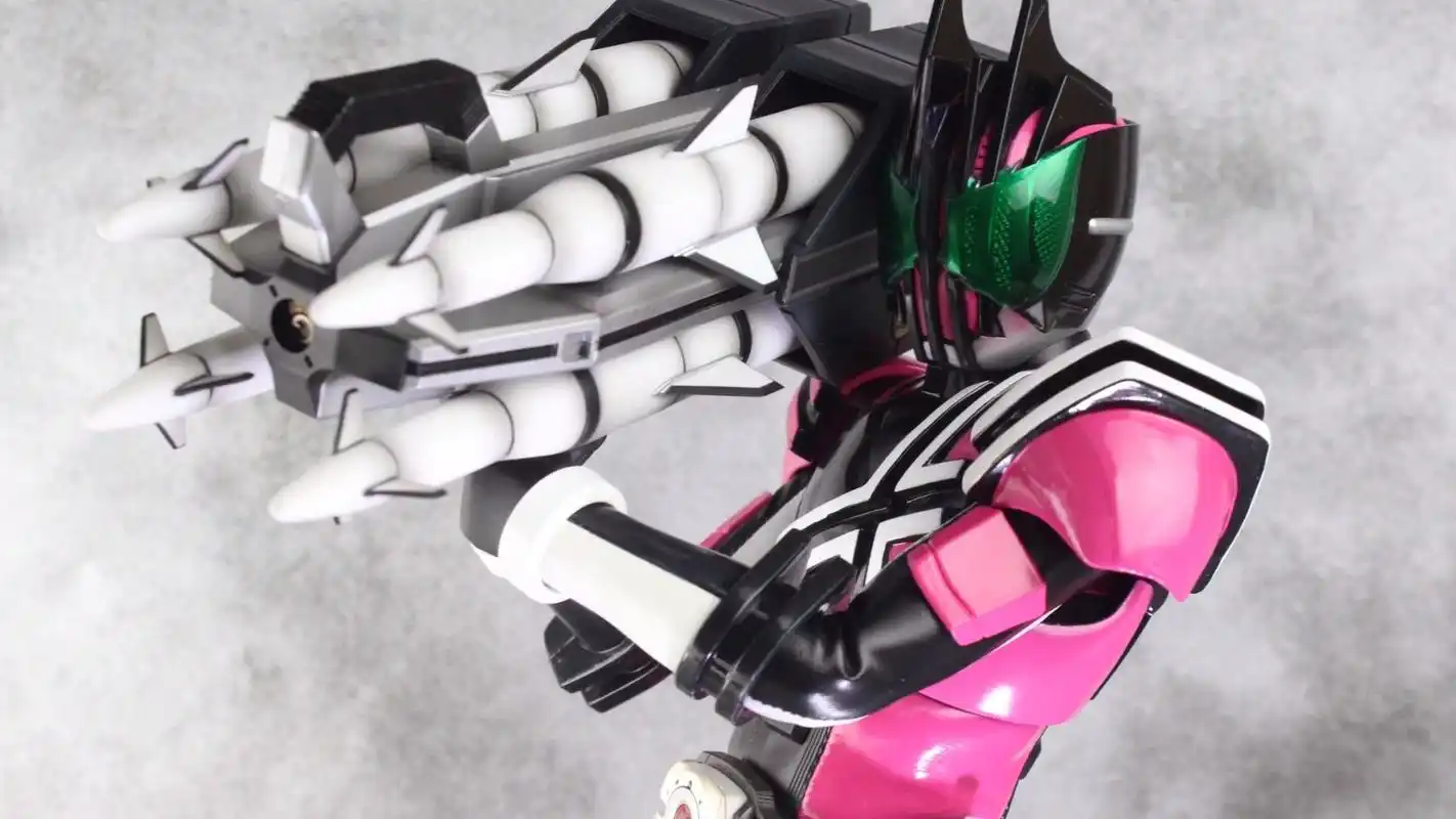 假面骑士decade用自己的名字在十年之间做改变或许这就是骑生