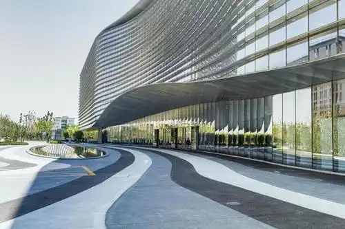 新浪全新总部耗资15亿 却遭网友吐槽像姨妈巾