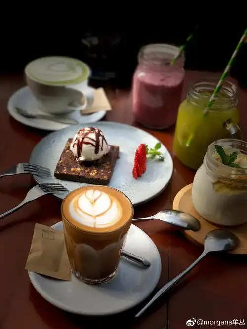 终于过了一个像样的周末,和朋友在 一起喝了下午茶,逛了街