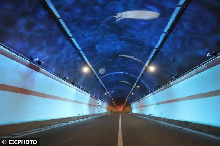 新疆哈密东天山特长隧道通车在即|新疆|东天山|哈密_新浪新闻