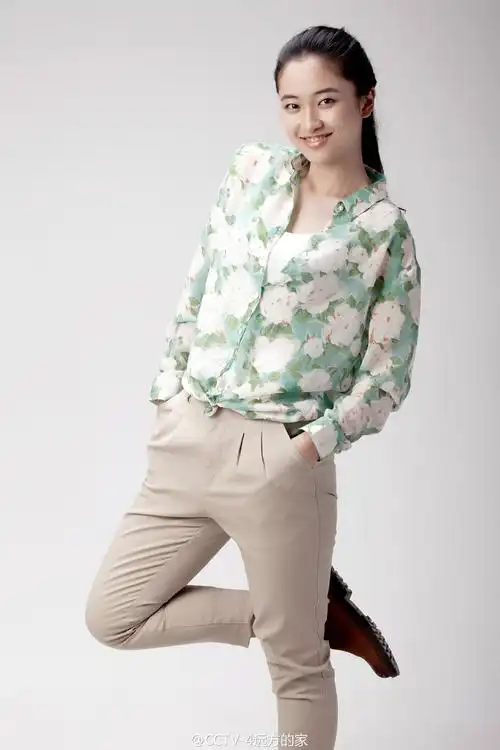 p>唐天骄,1990年2月3日出生于山东,中国内地女主持人,记者.