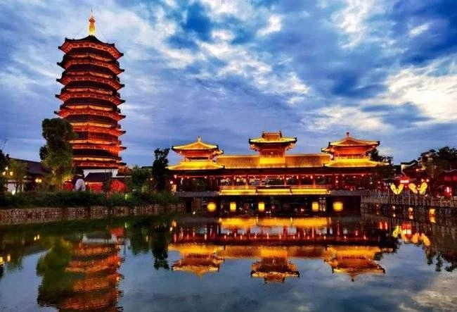 长沙铜官窑古镇,还未完全建好便开放,门票价高还被吐槽的景点