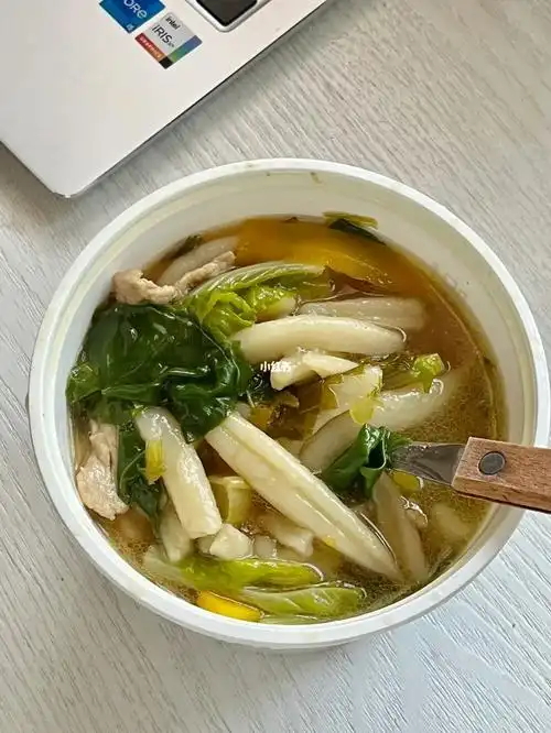 农家面疙瘩吊完水手背鼓包了