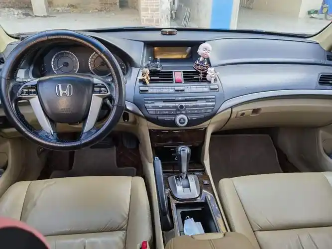 本田 雅阁  2010款 2.0 庆典版图片