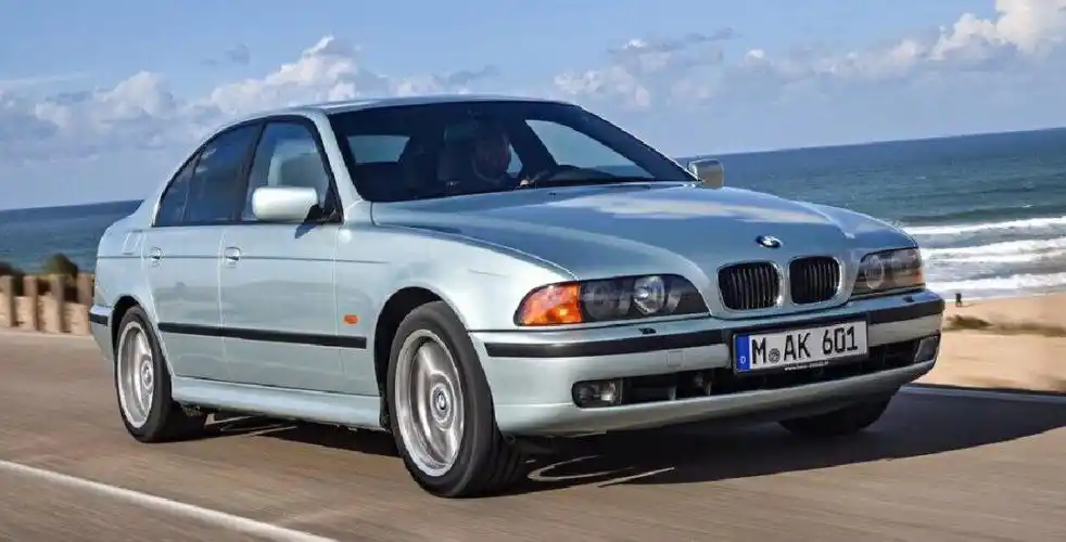 经典的老宝马5系你们爱吗