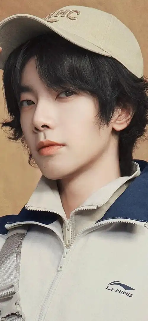 华晨宇美貌大赏#  分享一个帅气迷人又有趣的小学生@华晨宇yu  #2024