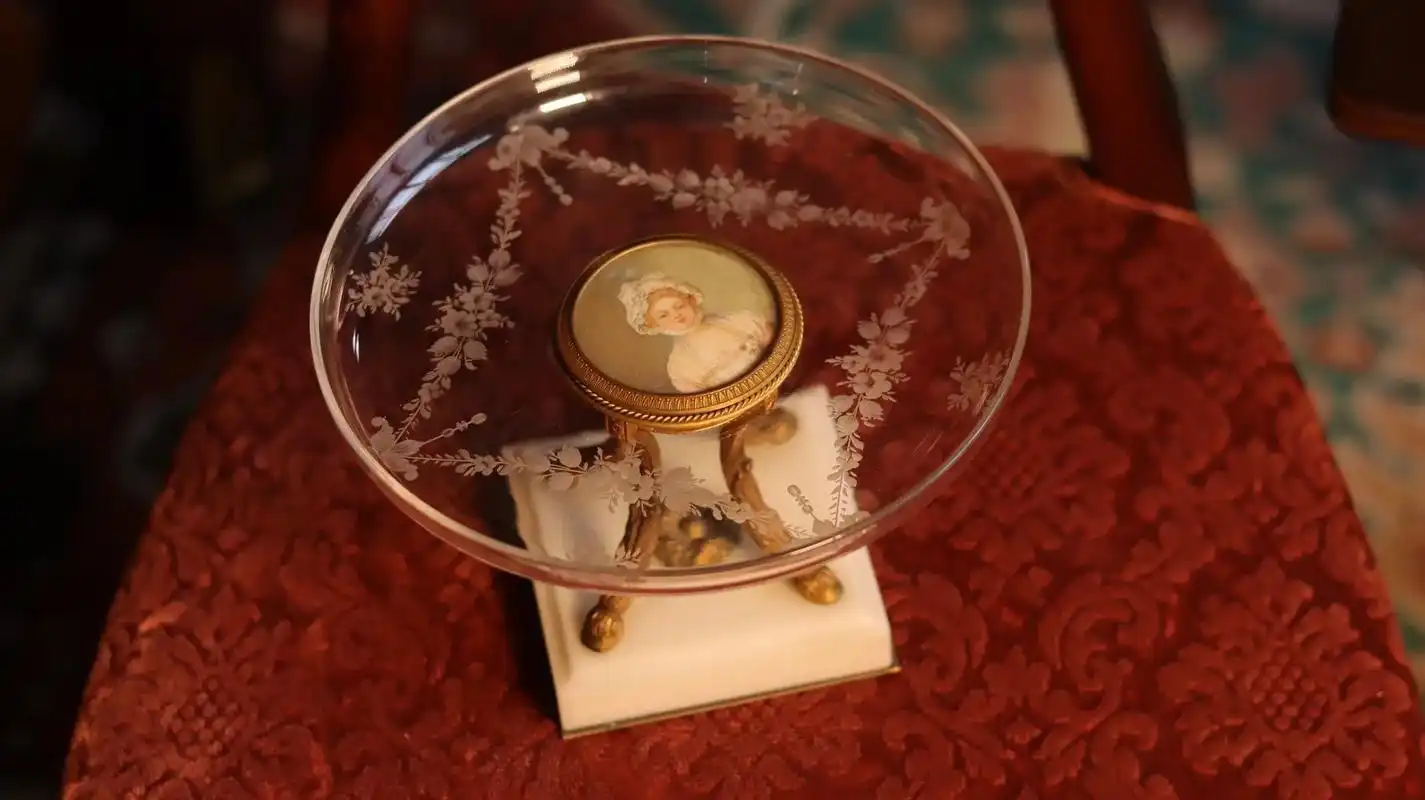 法国19世纪手绘肖像水晶雕刻首饰盒.西洋古董vintage法 - 抖音